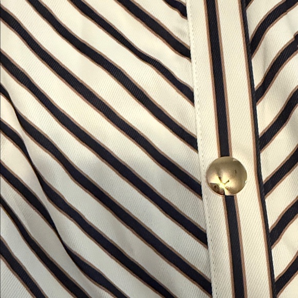 NWT Commense Striped Round-Neck Shirt in Medium. - Picture 9 of 15